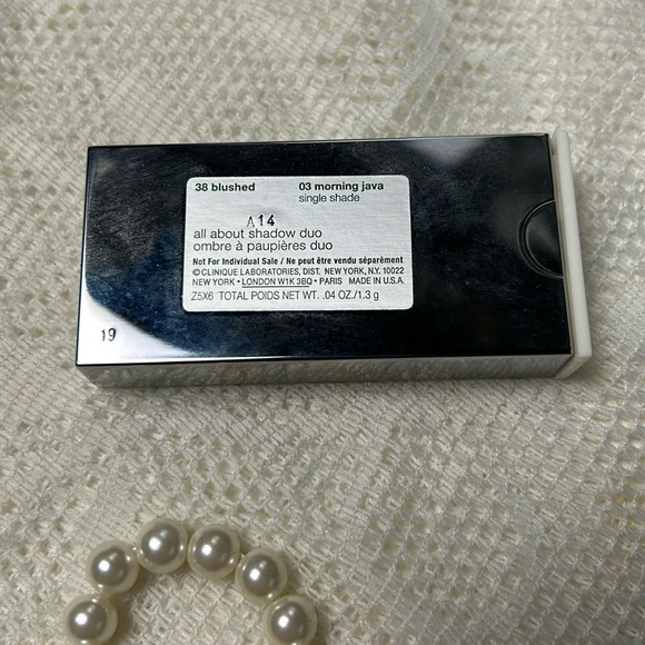 NWT Clinique All about Shadow Duo in brown & blue metallics with applicator - Picture 8 of 11